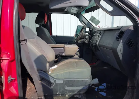 2011 Ford E-350 z USA, uszkodzony, nr VIN 1FT8W3BT5BEC24414